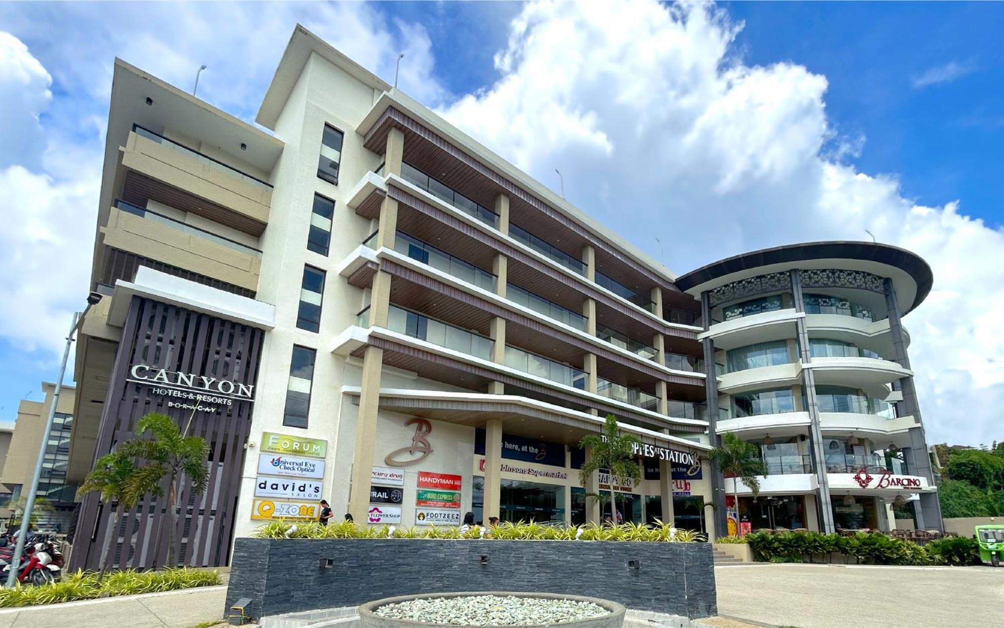 Canyon & Boracay Hotel